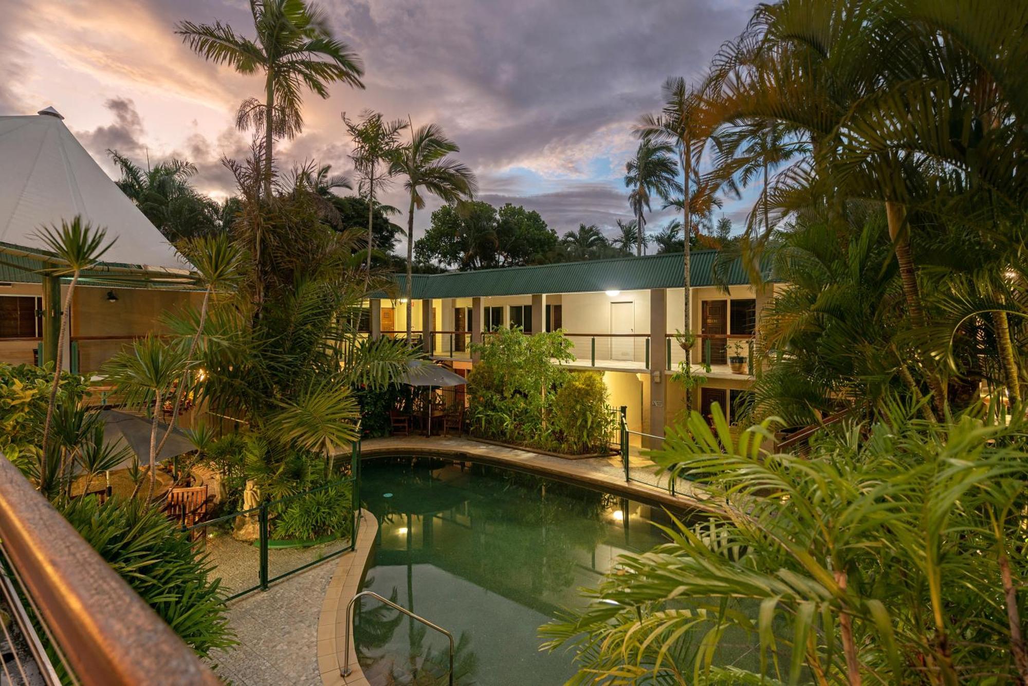 Bay Village Tropical Retreat & Apartments Cairns Kültér fotó