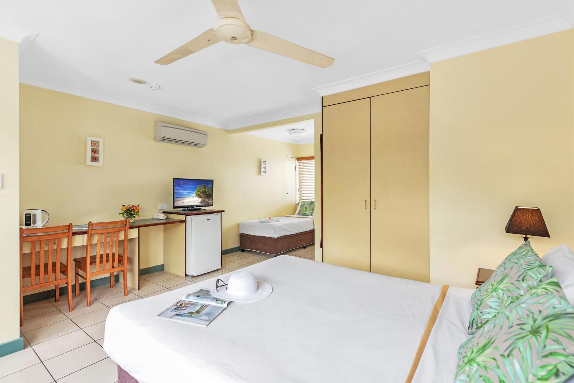 Bay Village Tropical Retreat & Apartments Cairns Kültér fotó