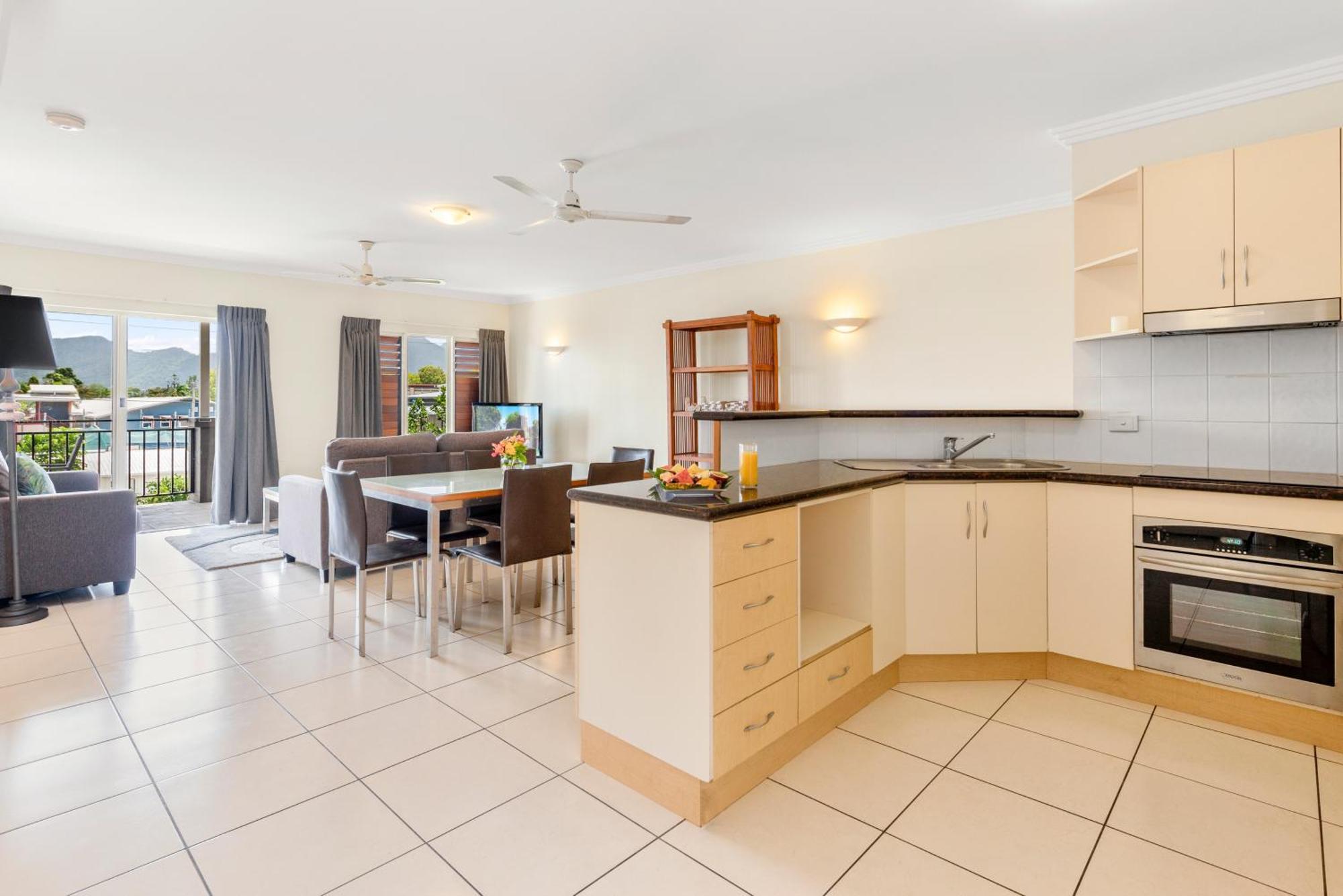 Bay Village Tropical Retreat & Apartments Cairns Kültér fotó