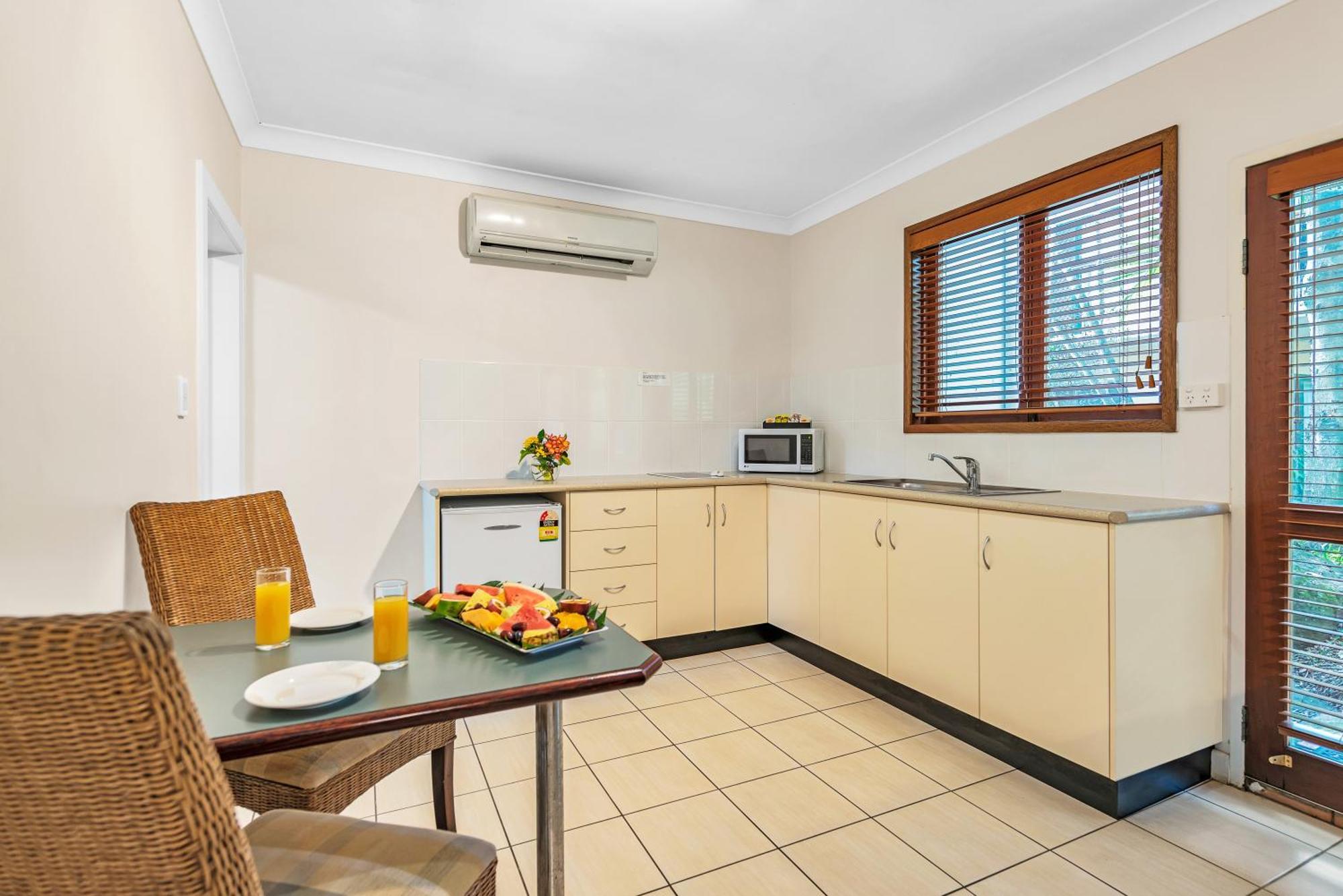 Bay Village Tropical Retreat & Apartments Cairns Kültér fotó